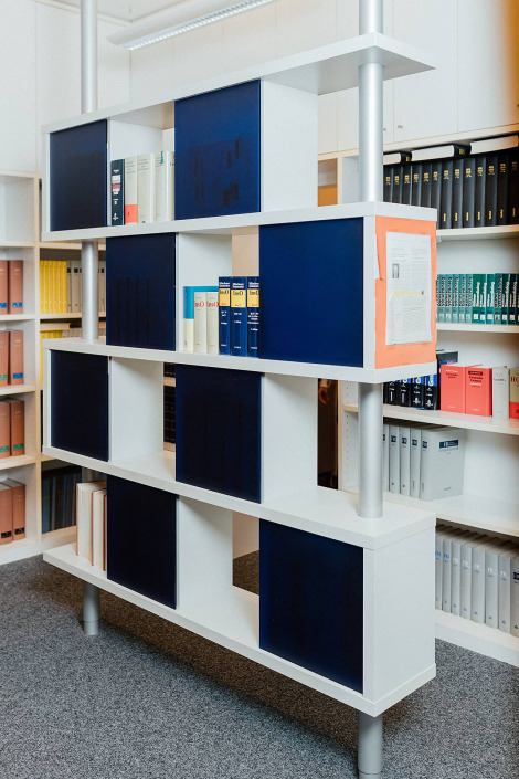 Bücherwand bei RAW-Partner in München