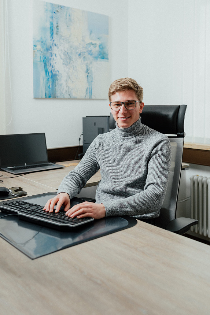 Portrait eines Steuerfachangestellten bei RAW-Partner