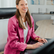 Portrait einer Steuerfachwirtin bei RAW-Partner