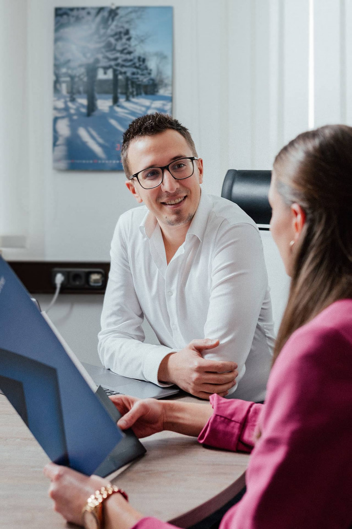 Portrait eines Teamleiters Finanzbuchhaltung bei RAW-Partner