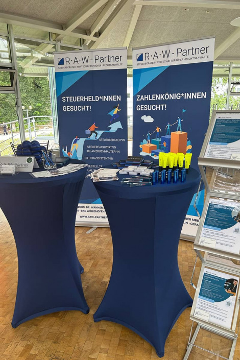 Stand von RAW-Partner bei der Uni Ulm Karrieremesse