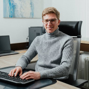 Das Portrait eines Auszubildenden bei RAW-Partner