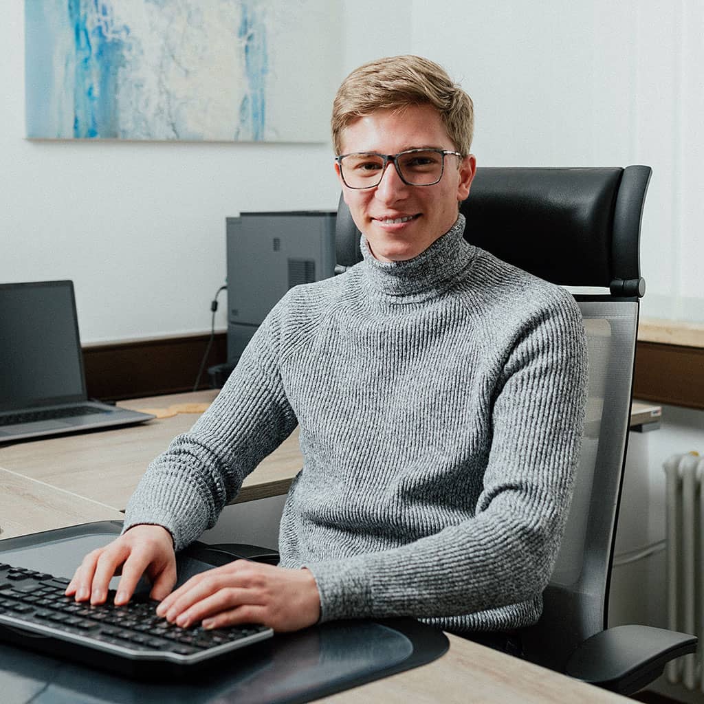 Das Portrait eines Auszubildenden bei RAW-Partner