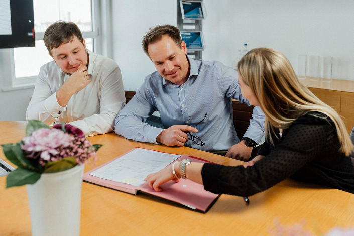 Besprechung der Mitarbeitende bei RAW-Partner in München