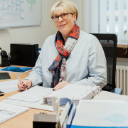 Portrait einer Lohnbuchhalterin bei RAW-Partner