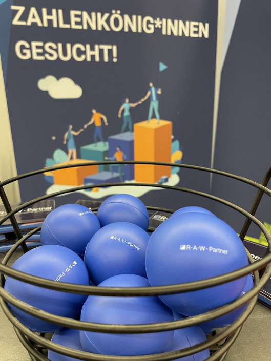 Ein Bild mit Bällen auf der SKB Landshut