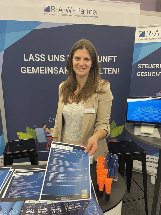 Portrait von Christin Sutera auf der Jobmesse SKB Landshut